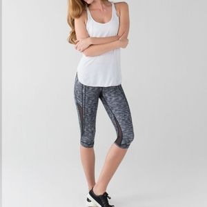 Lululemon drop it like it is hot crop